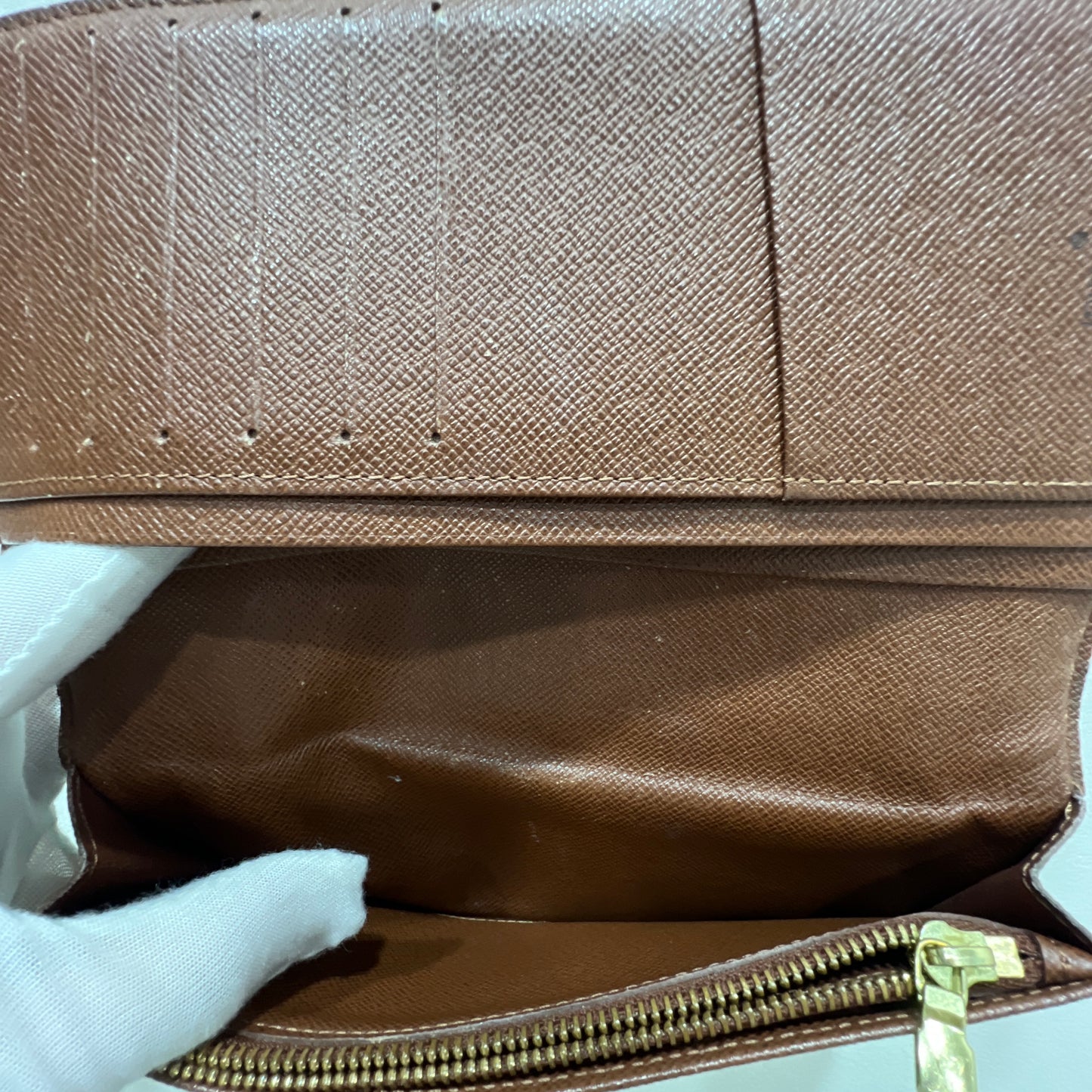 LOUIS VUITTON Long Wallet (item number 523-41)