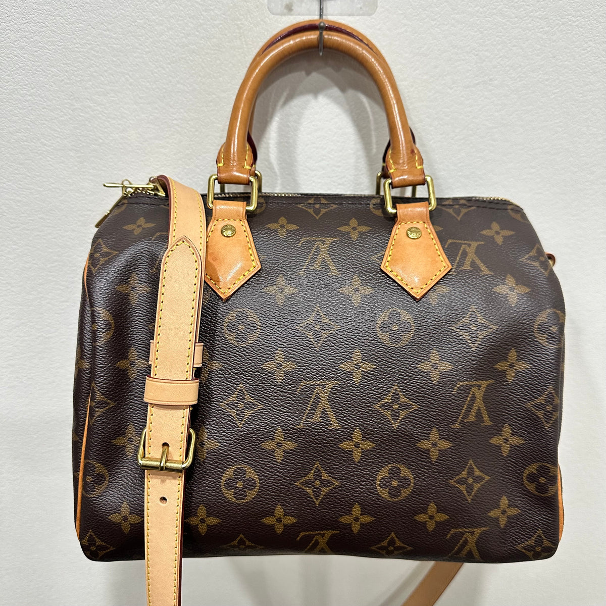 LOUIS VUITTON Speedy 25 with strap NFC ready