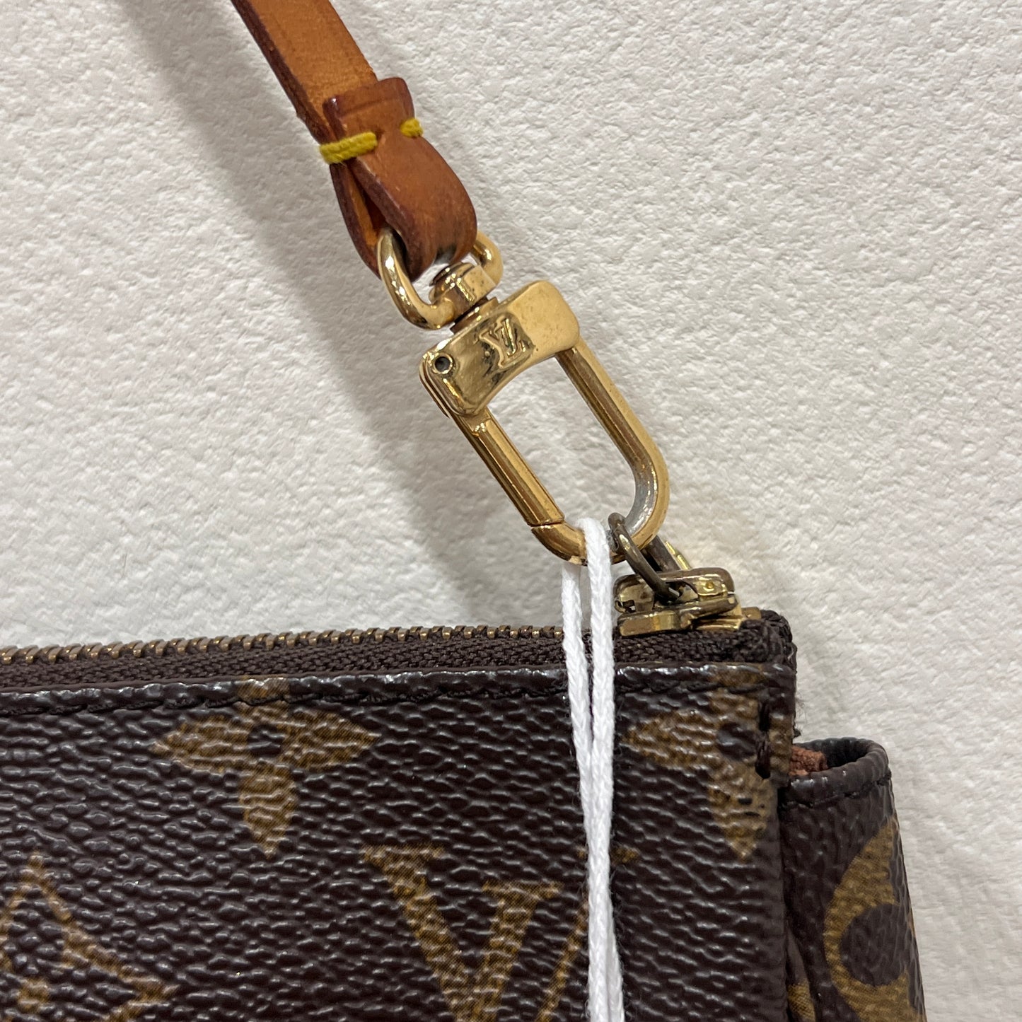 LOUIS VUITTON Accessory Pochette