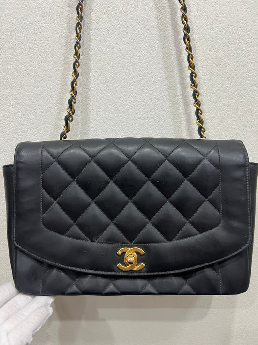 CHANEL Diana