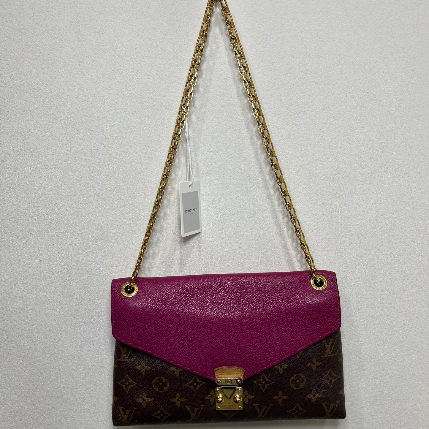 LOUIS VUITTON Pallas Chain Bag
