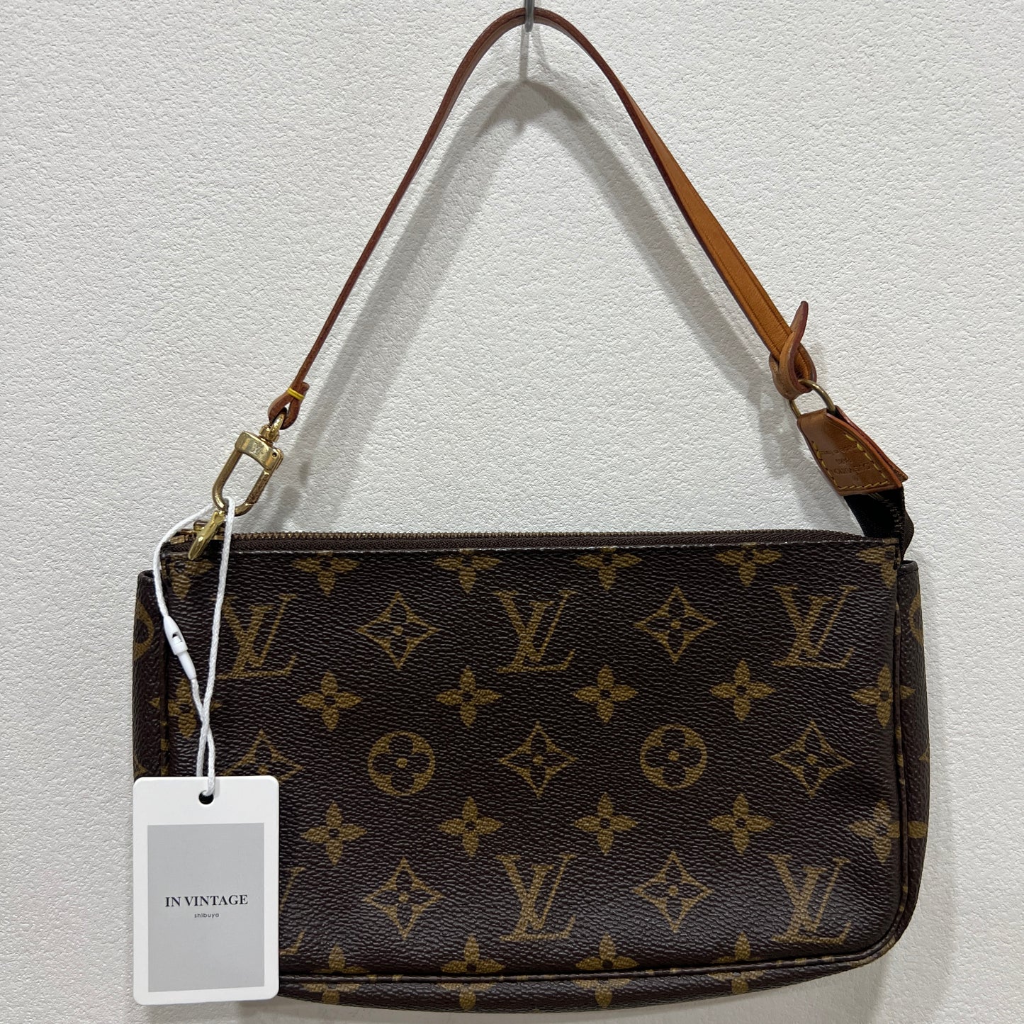 LOUIS VUITTON Accessory Pochette