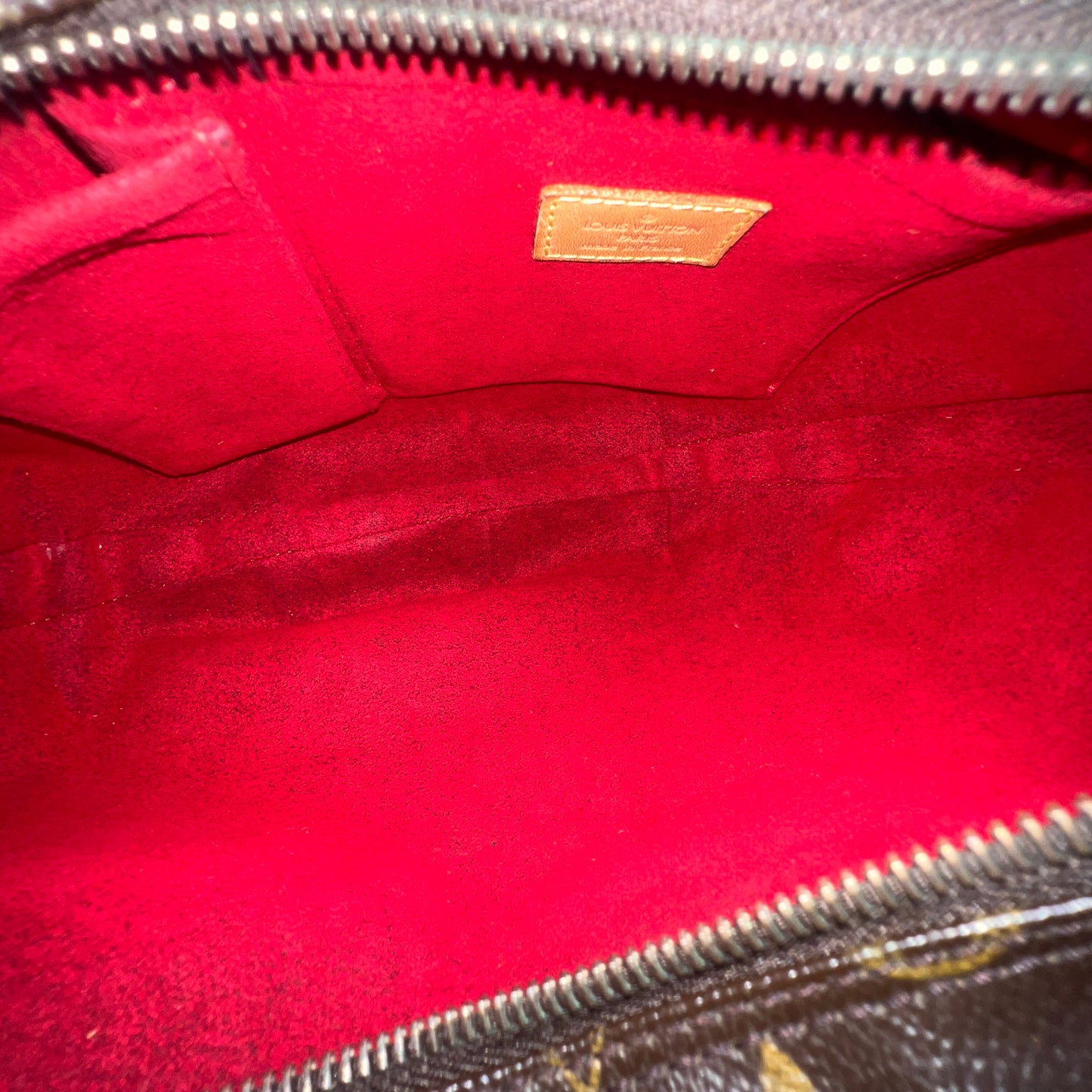 LOUIS VUITTON Croissant MM