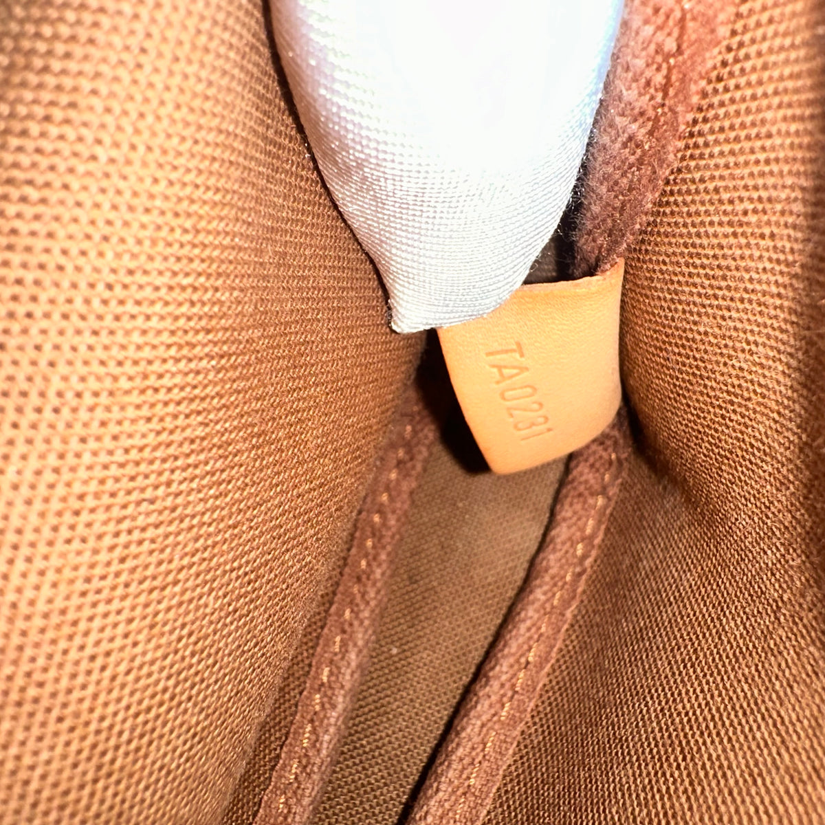 LOUIS VUITTON