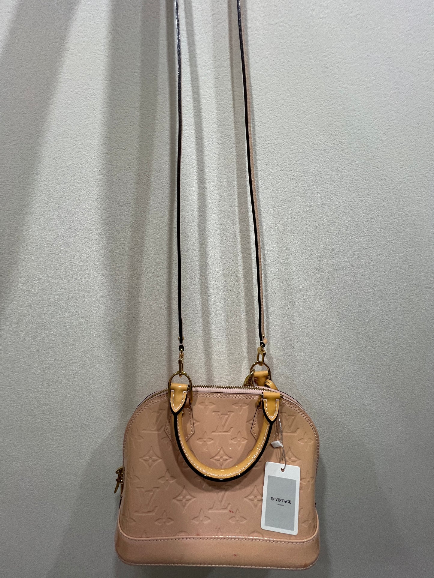 LOUIS VUITTON Alma BB (Vernis) Light Pink/Beige Leather