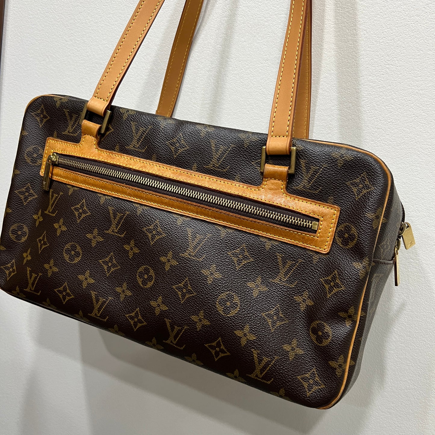 LOUIS VUITTON Cite GM
