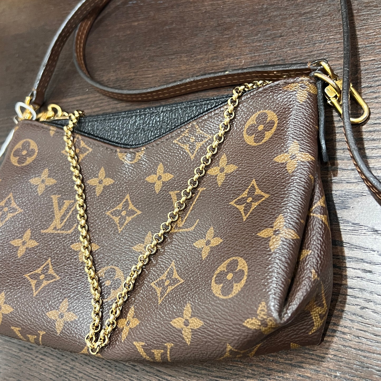 LOUIS VUITTON Pallas Black