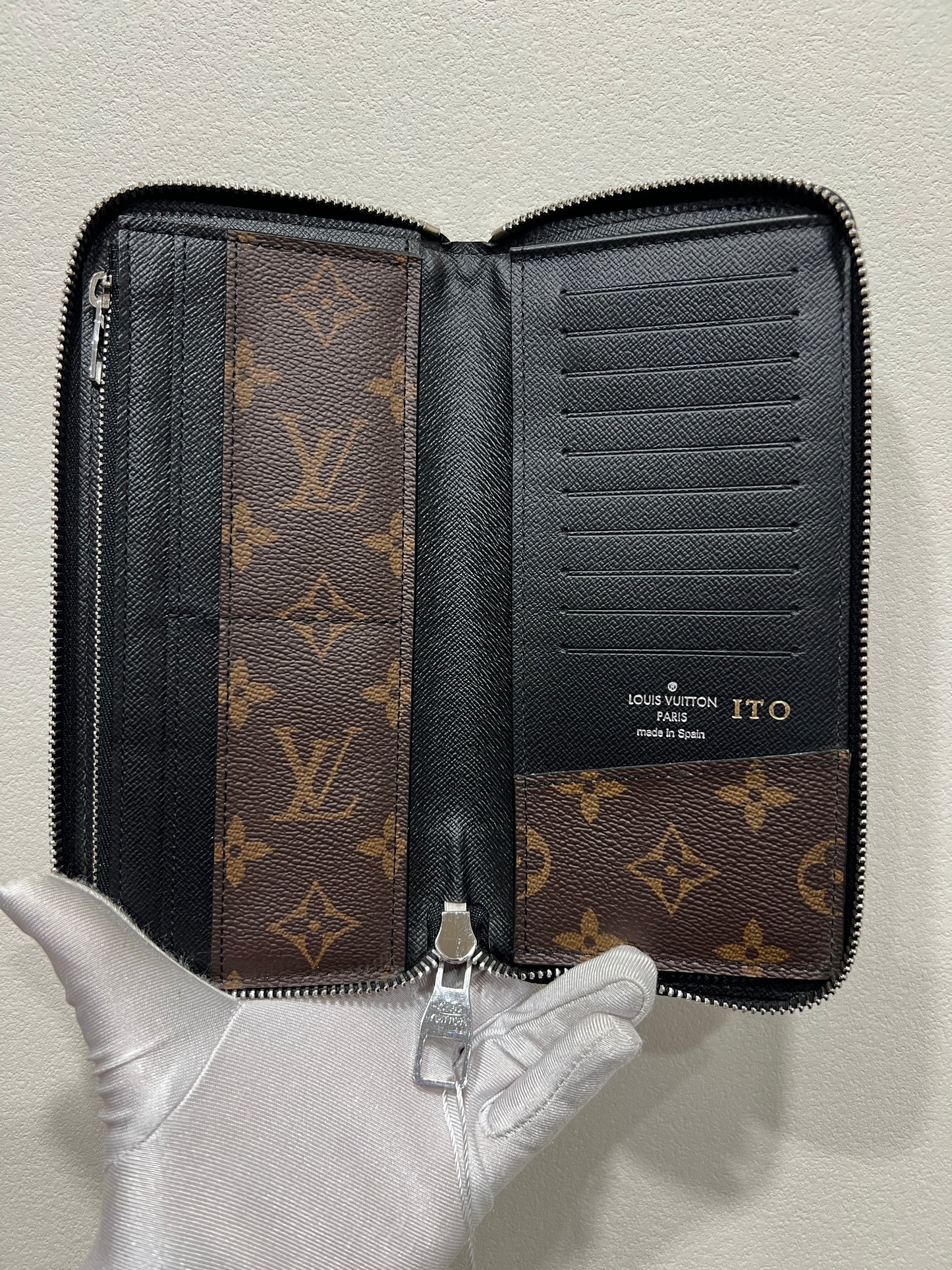 LOUIS VUITTON Wallet