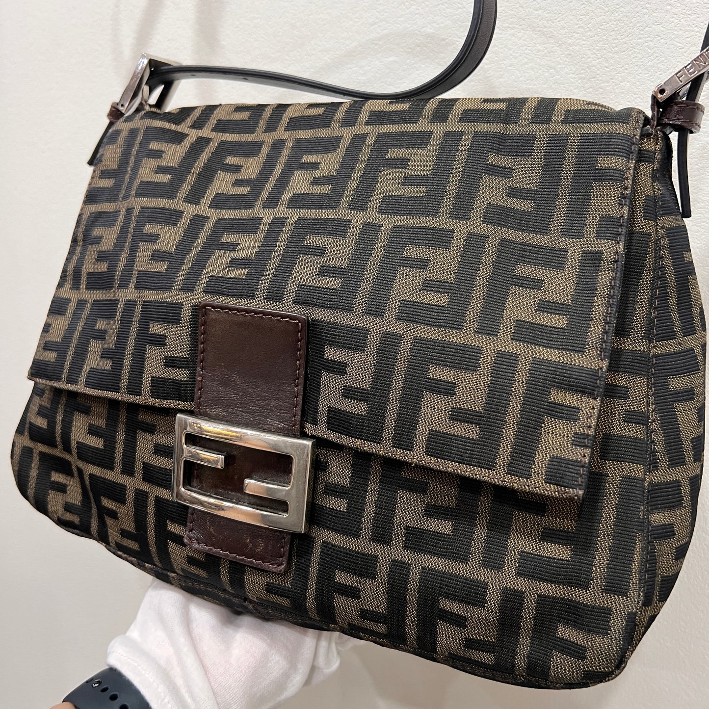 FENDI Mamma Baguette in Long Strap