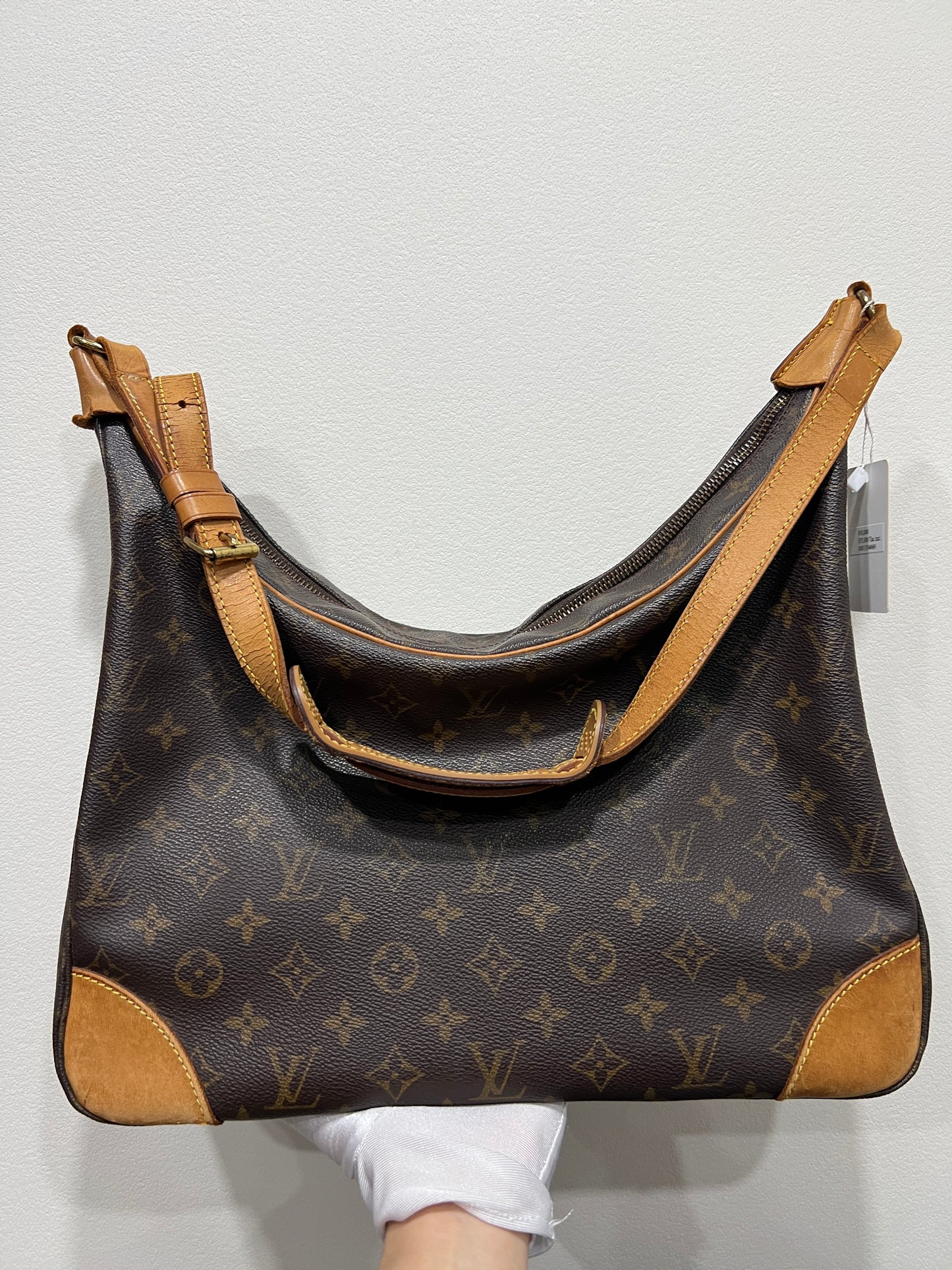 LOUIS VUITTON Boulogne 30 Shoulder bag