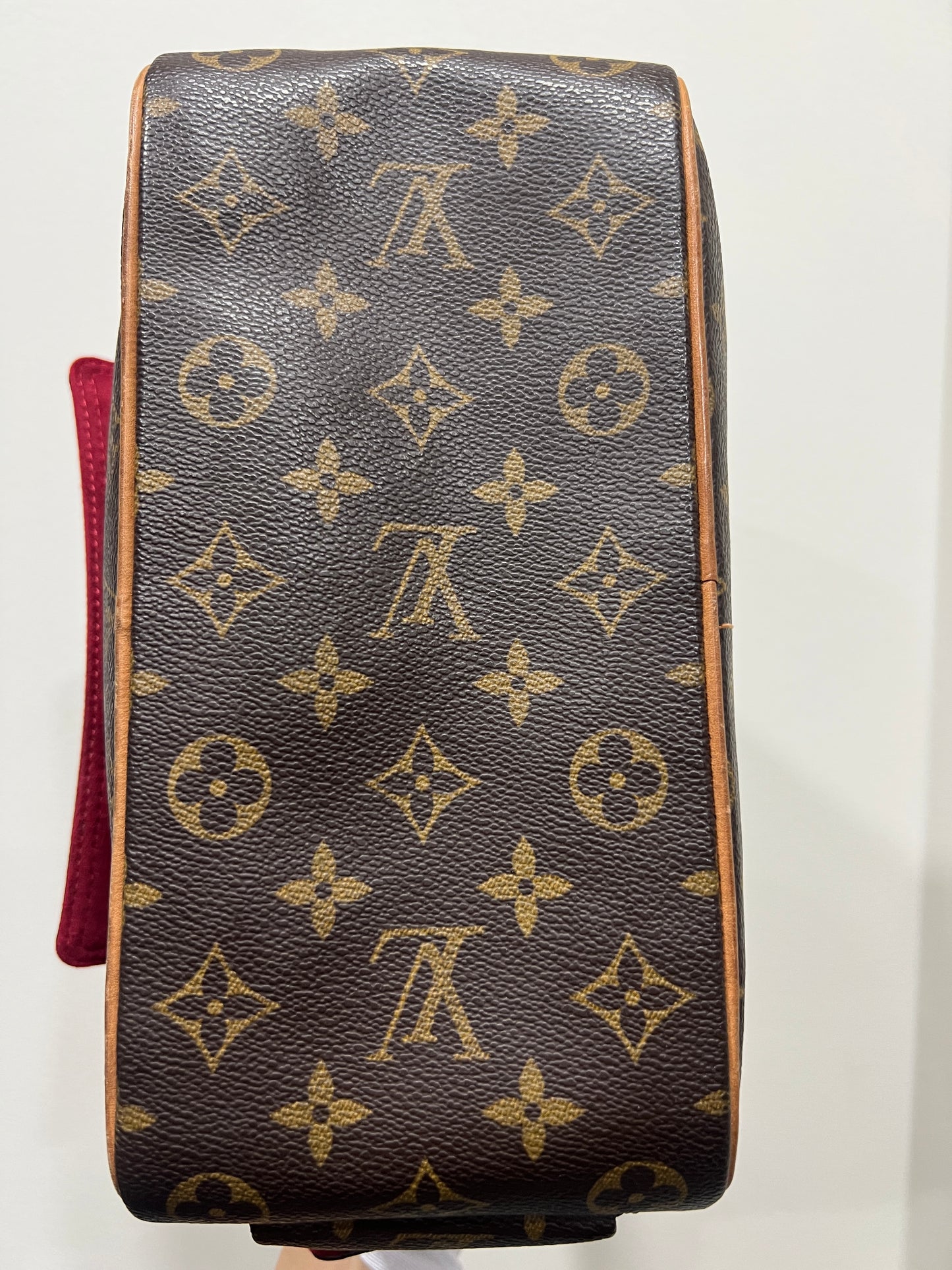 LOUIS VUITTON Excentri-Cite Satchel Handbag