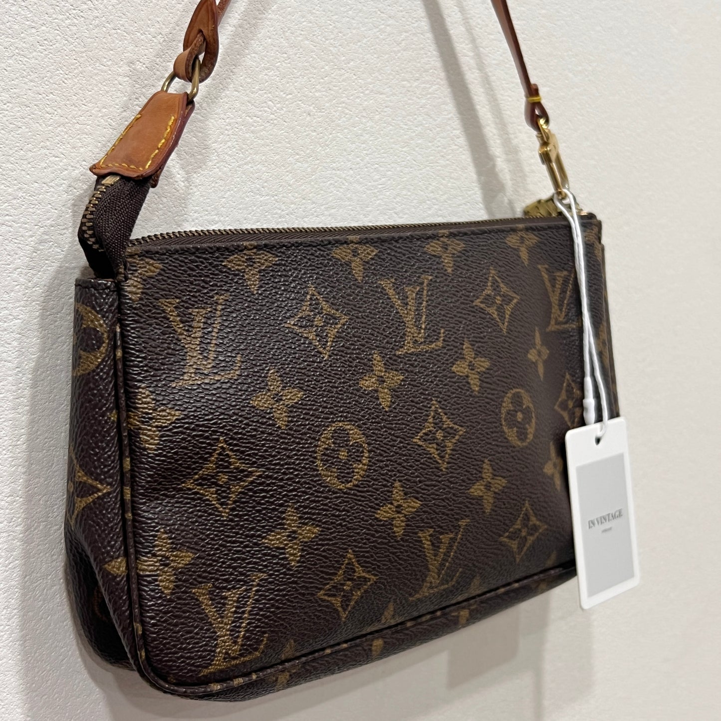 LOUIS VUITTON Accessory Pochette