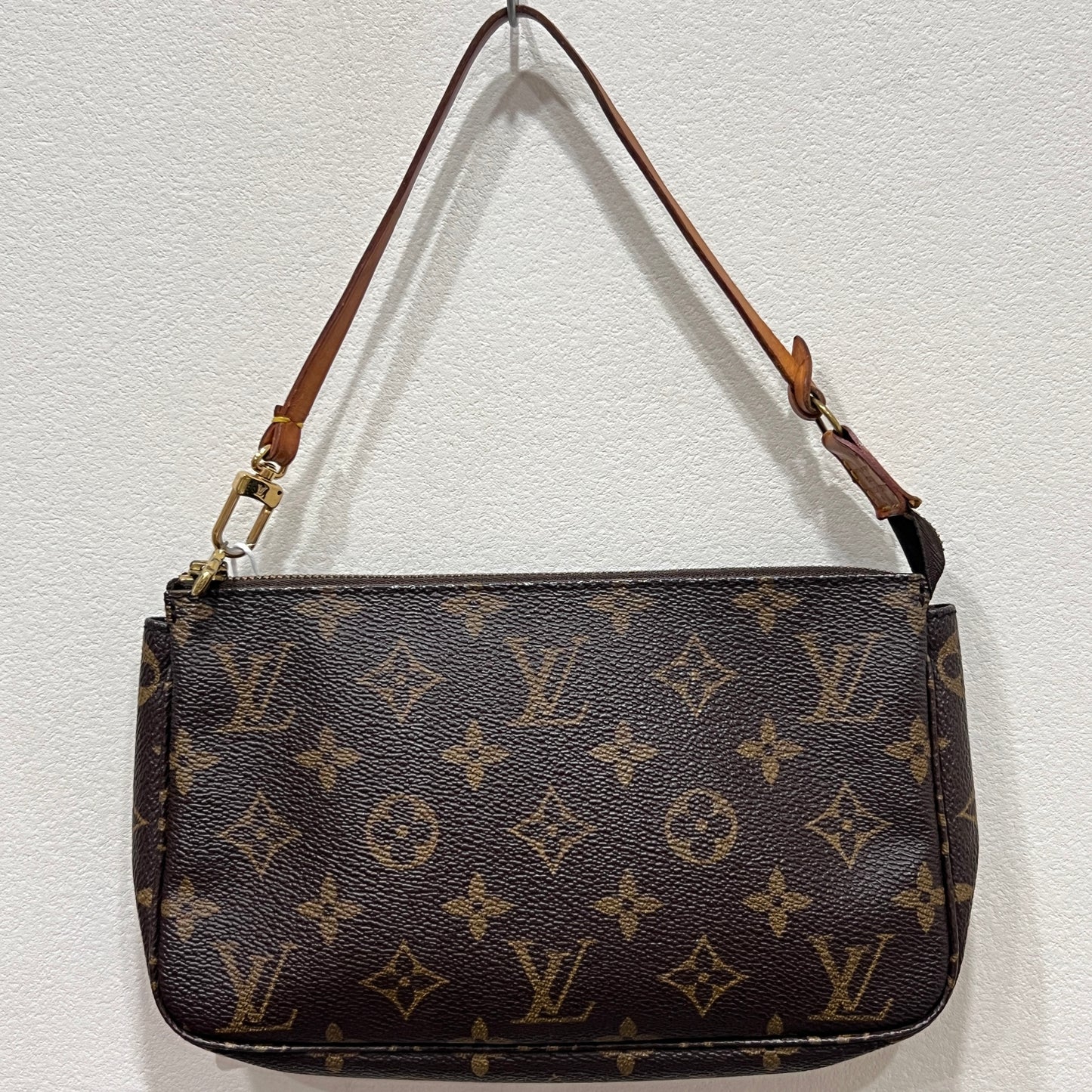 LOUIS VUITTON Accessory Pochette