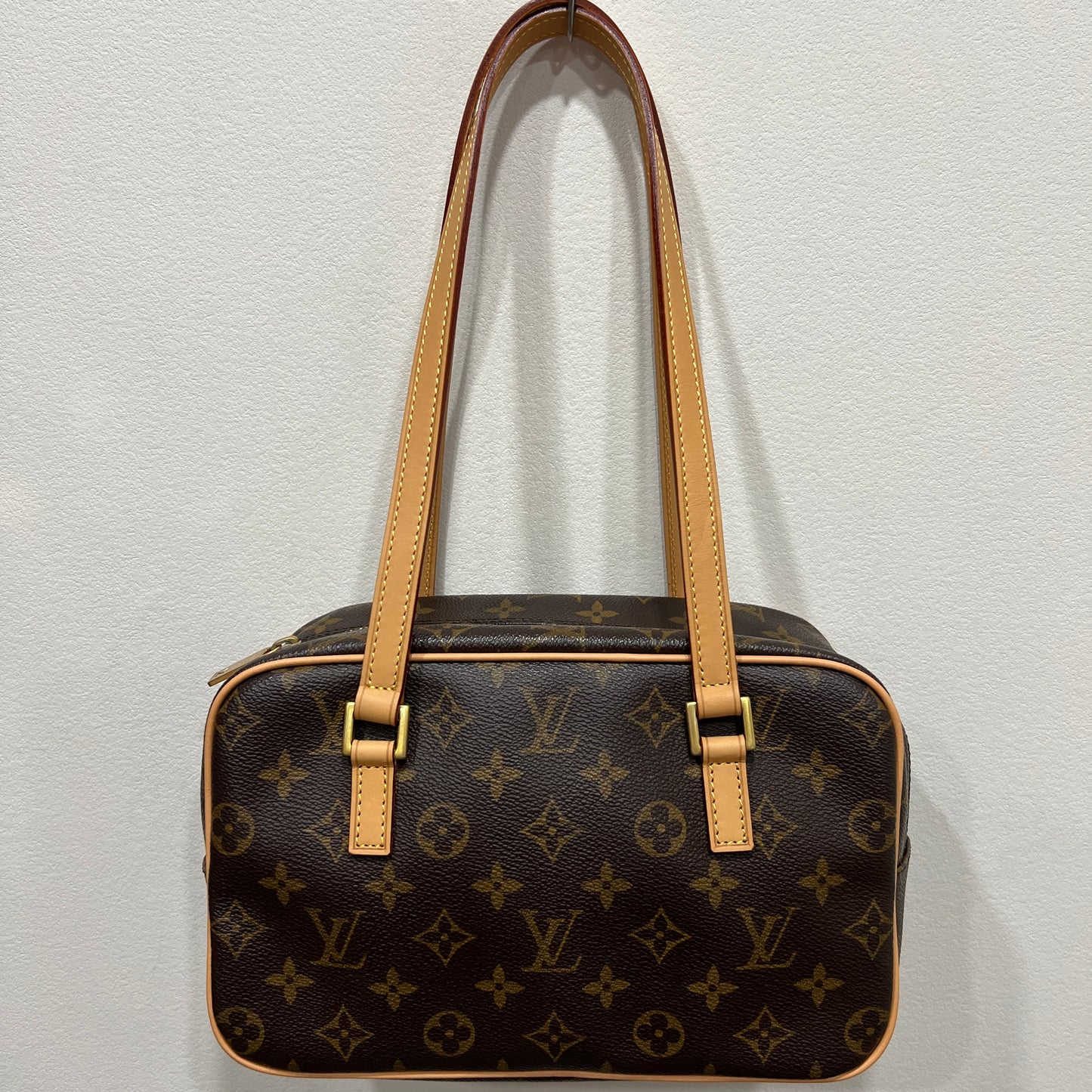 LOUIS VUITTON Cite MM