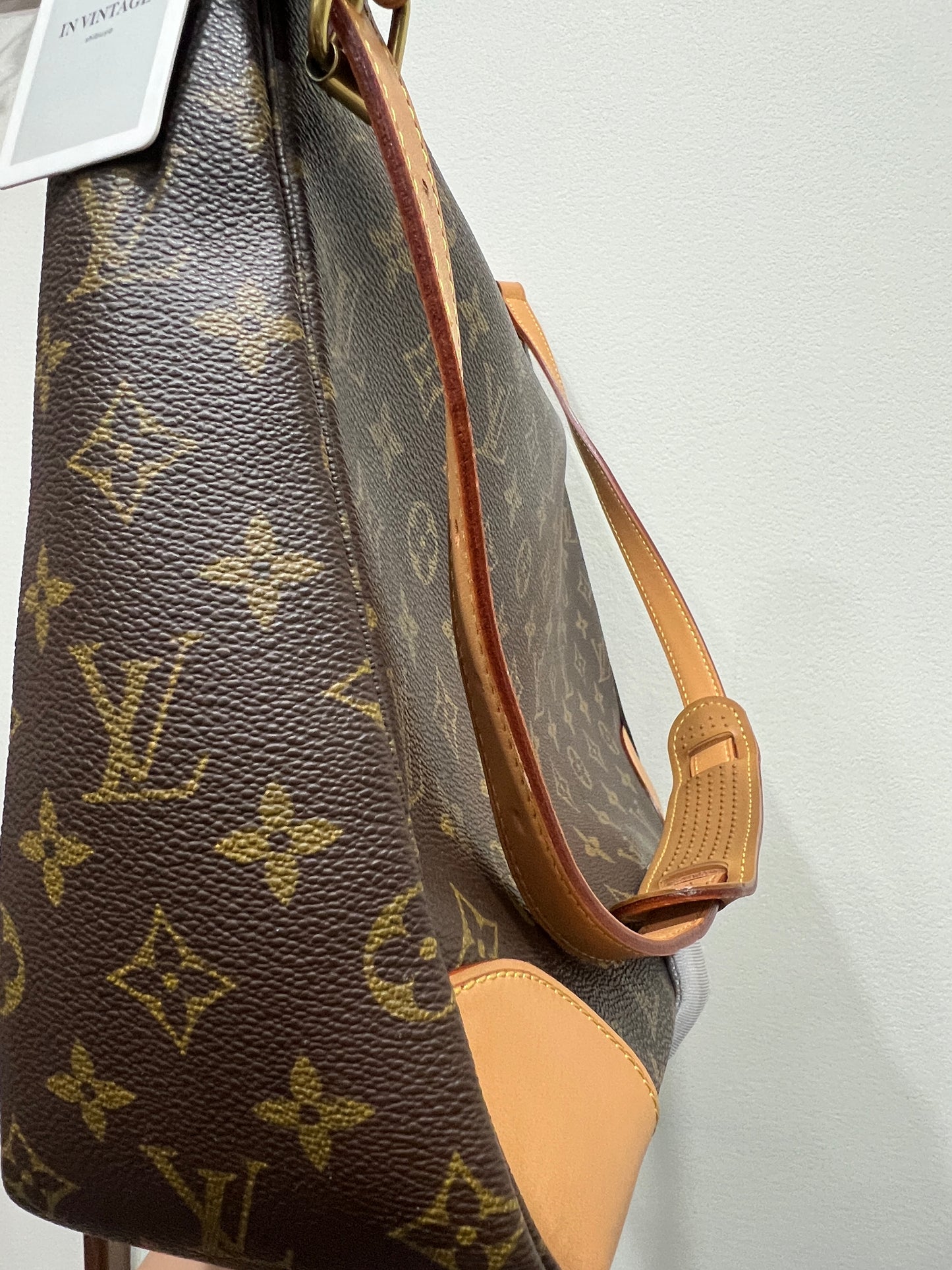 LOUIS VUITTON Boulogne Handbag