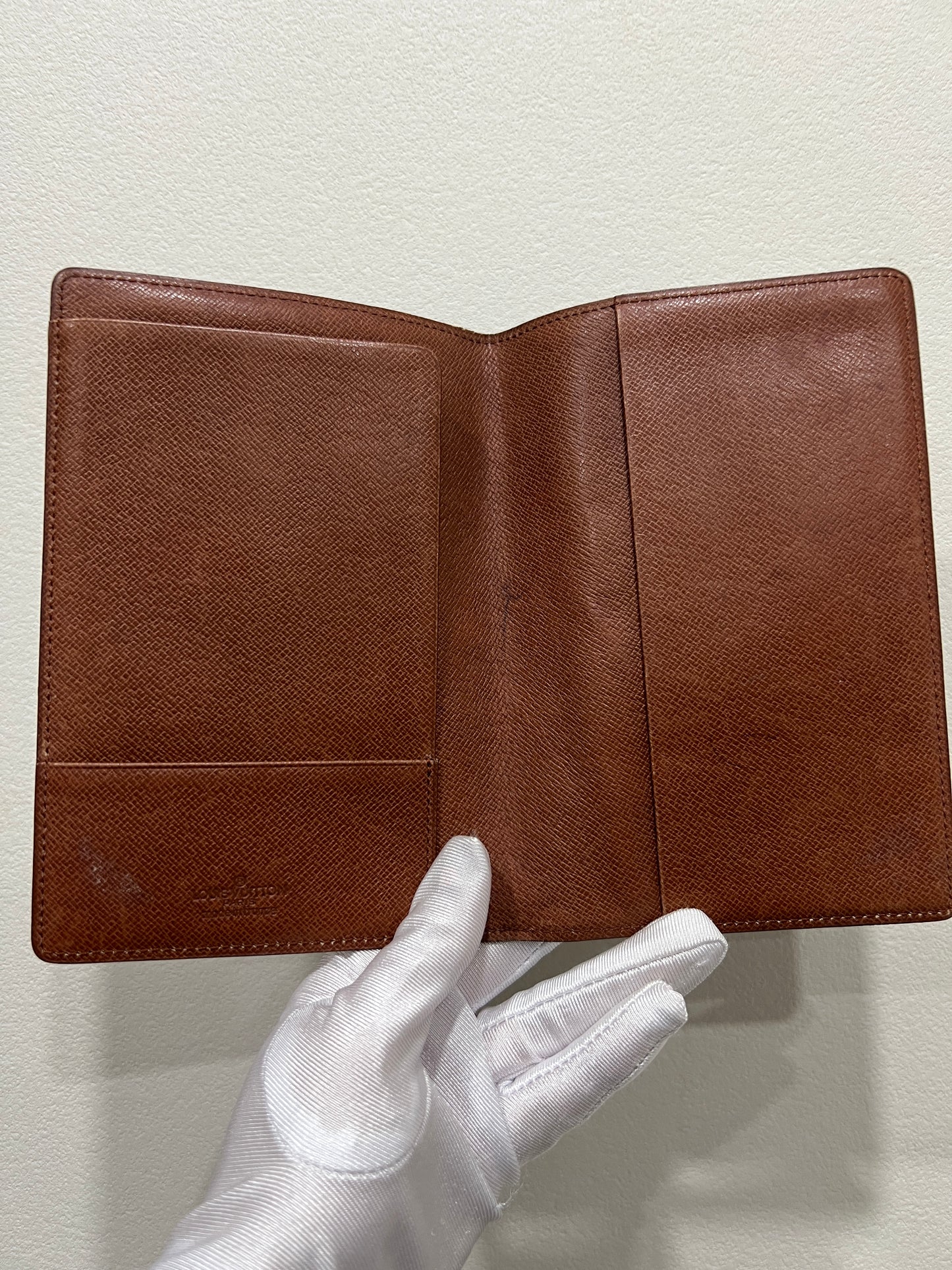 LOUIS VUITTON Passport Case