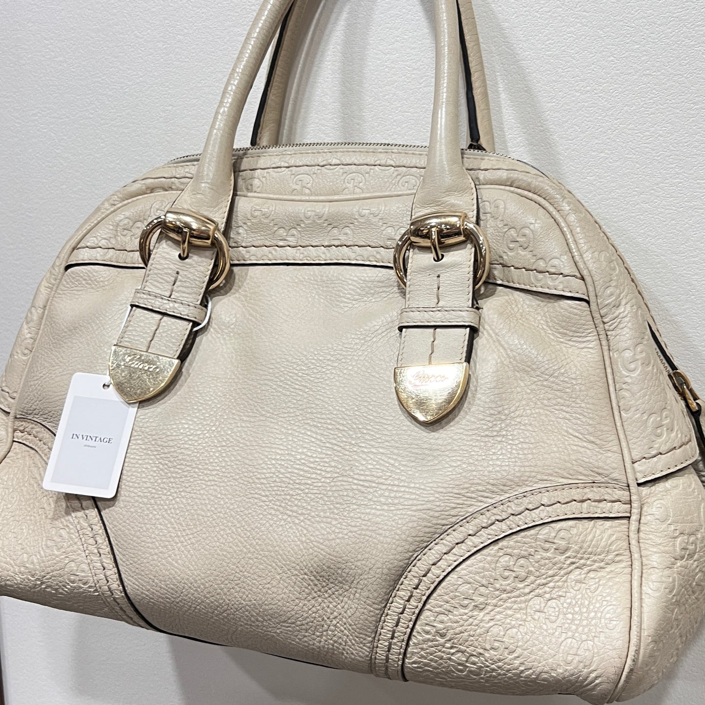 GUCCI Cream Leather Guccissima Signoria Medium Dome