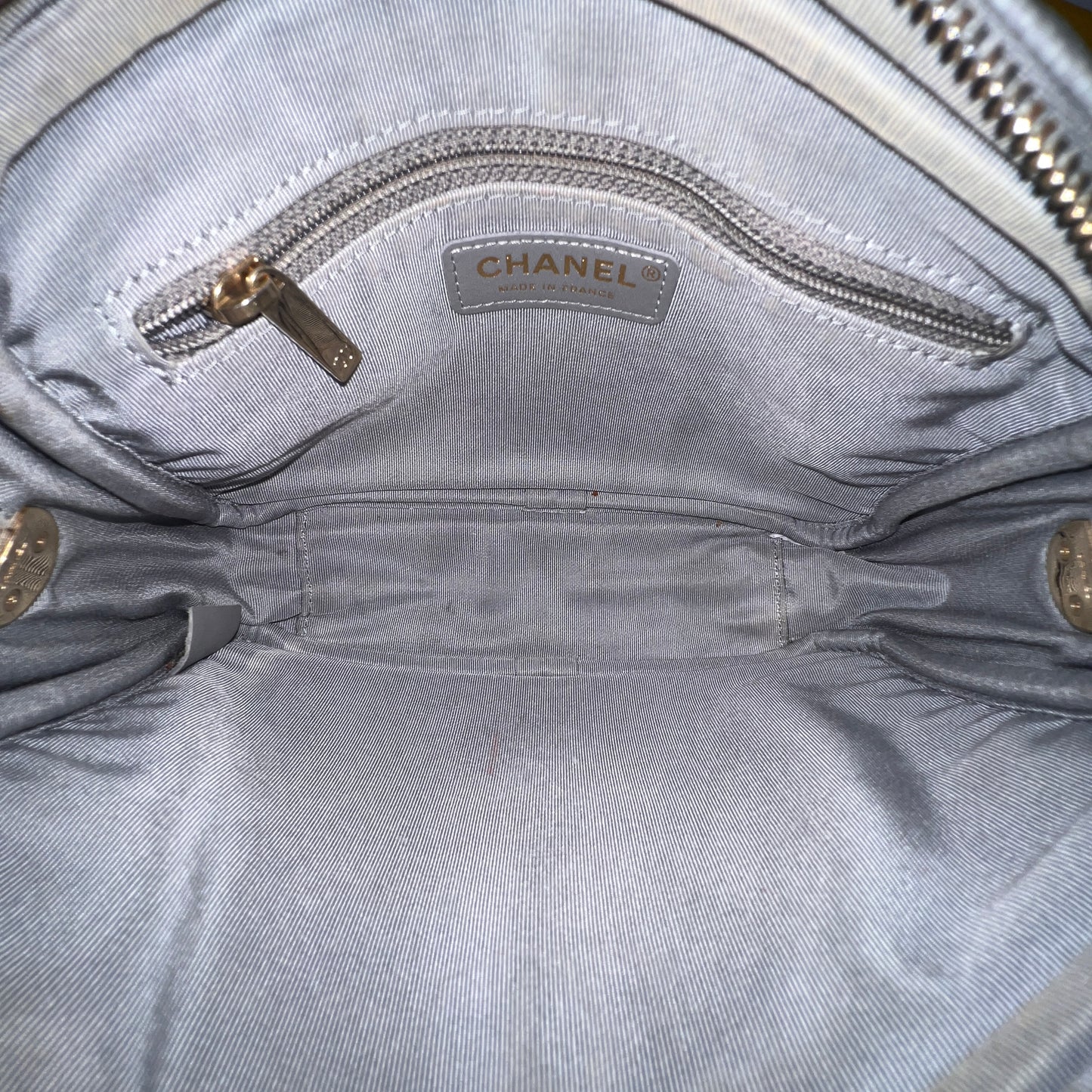 CHANEL CAVIAR Gray Shoulder Bag