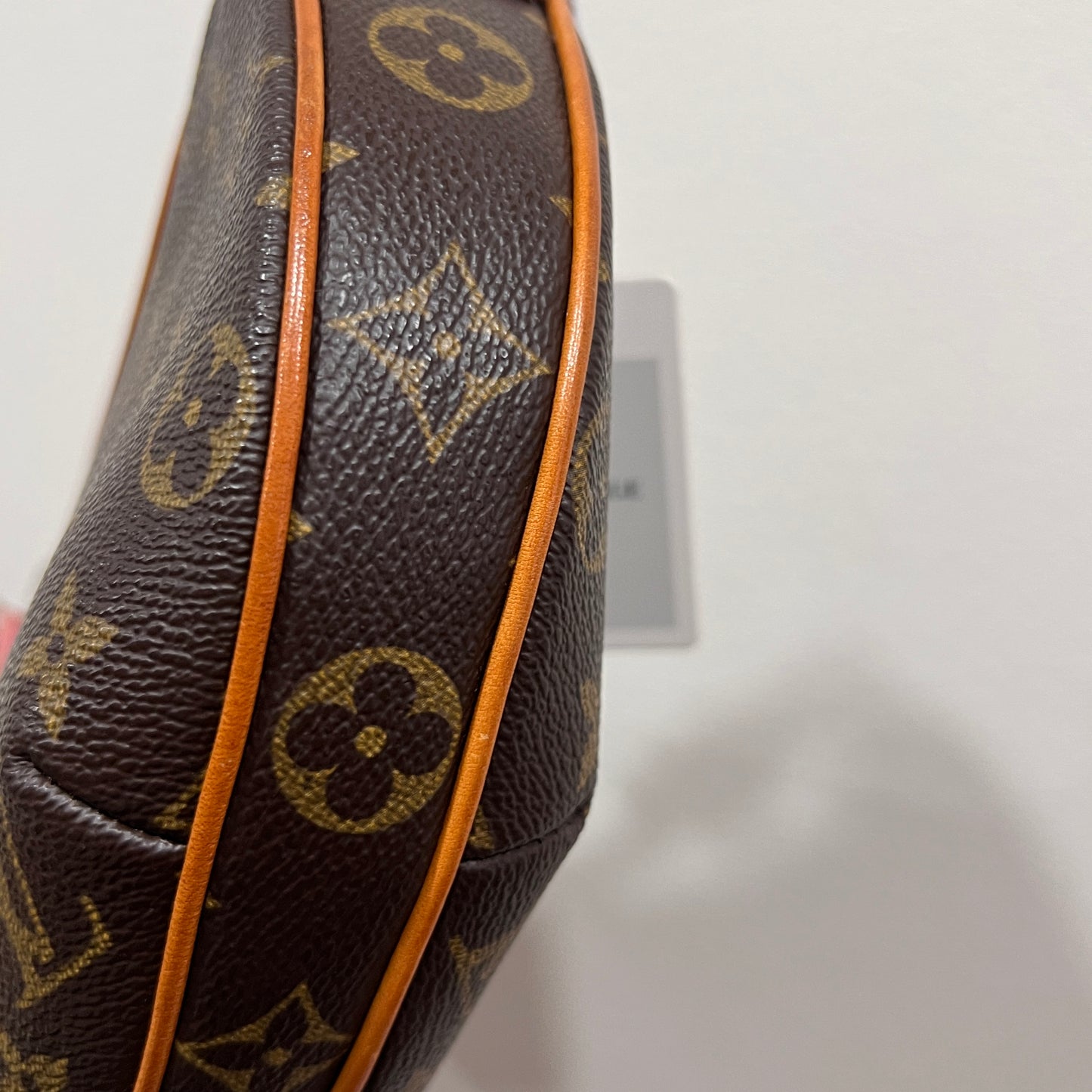LOUIS VUITTON Croissant PM