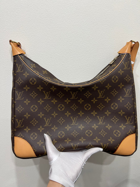 LOUIS VUITTON Boulogne Handbag