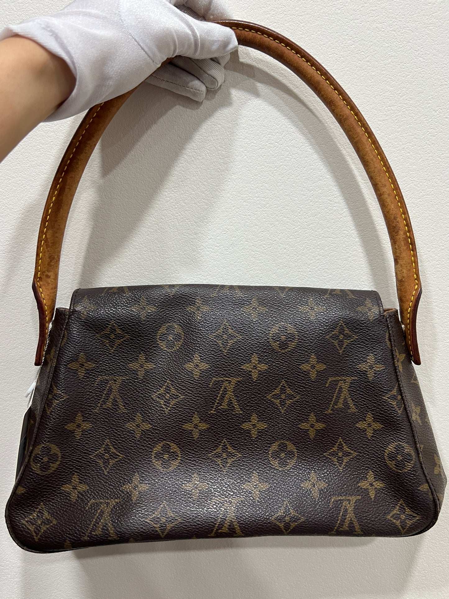 LOUIS VUITTON Shoulder Bag