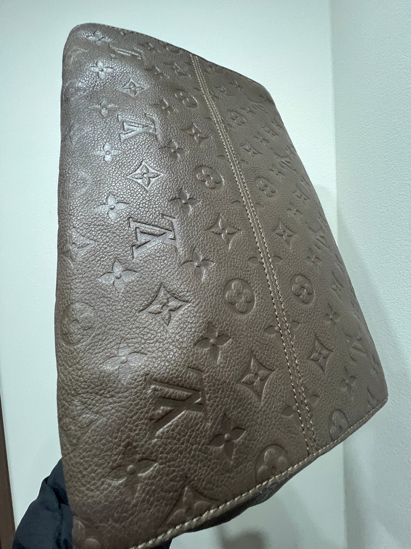 LOUIS VUITTON Lumineuse Empreinte Leather