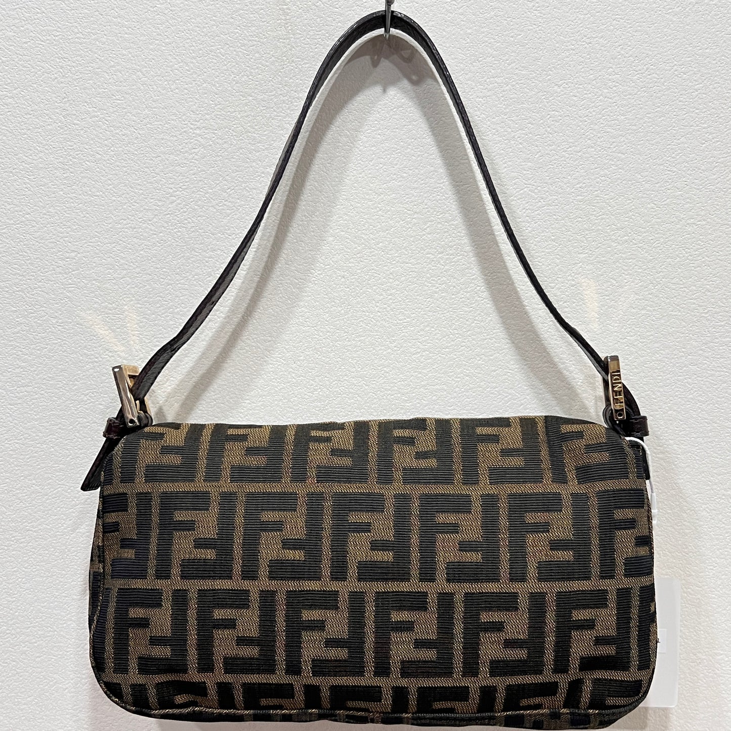 FENDI Baguette Gold