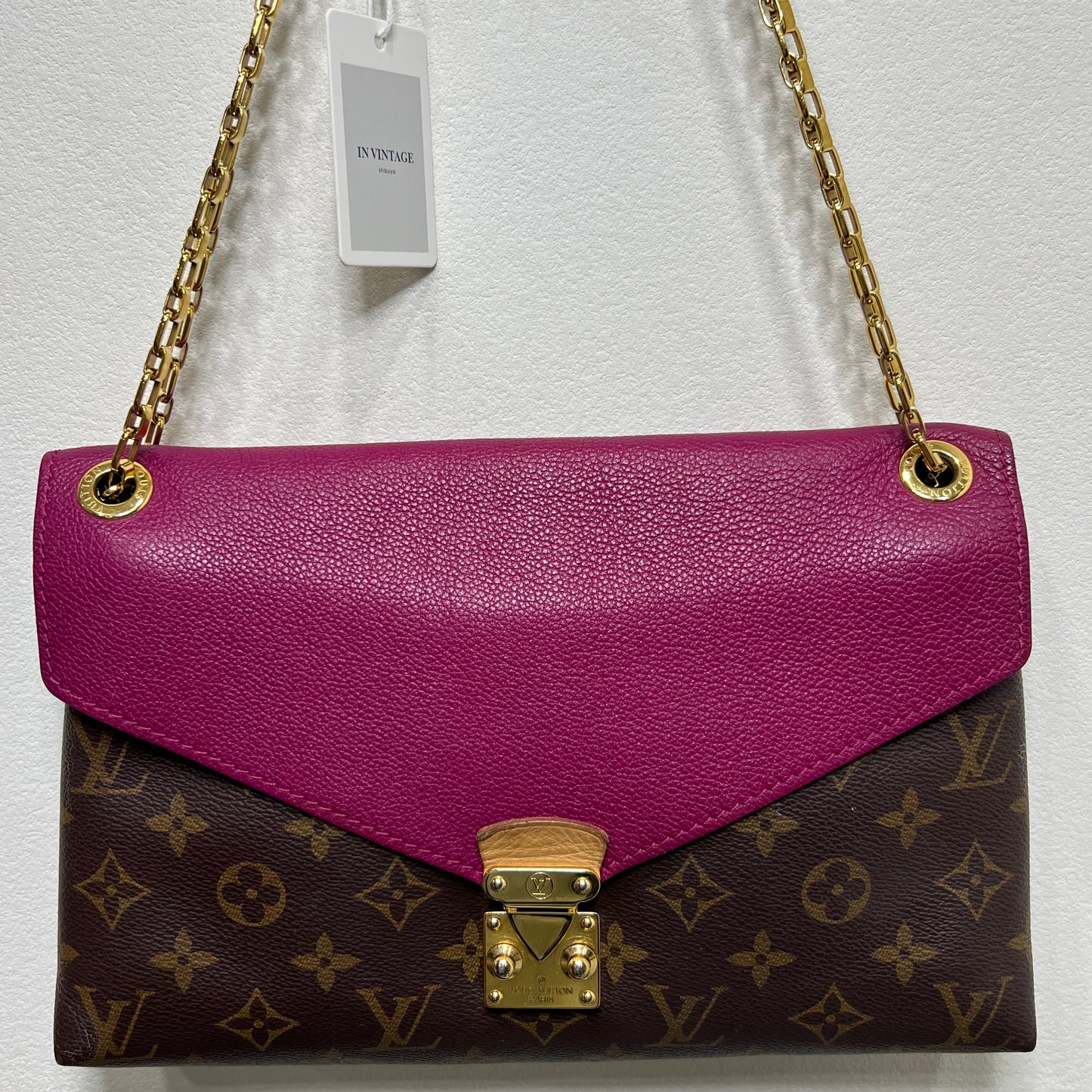 LOUIS VUITTON Pallas Chain Bag