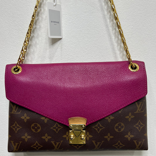 LOUIS VUITTON Pallas Chain Bag