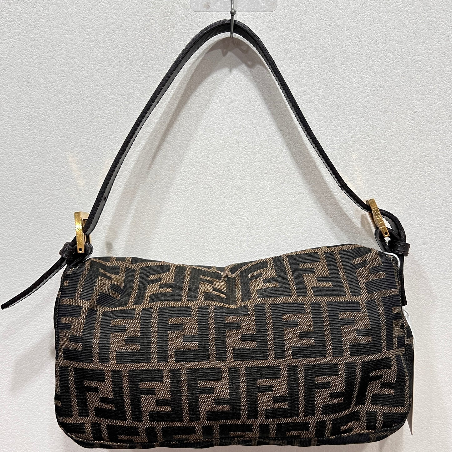 FENDI Baguette Gold