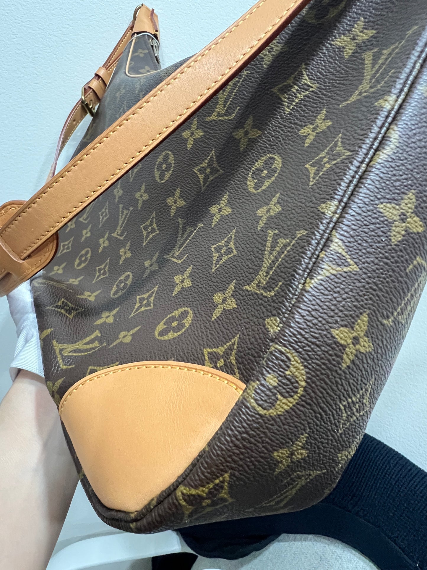 LOUIS VUITTON Boulogne Handbag