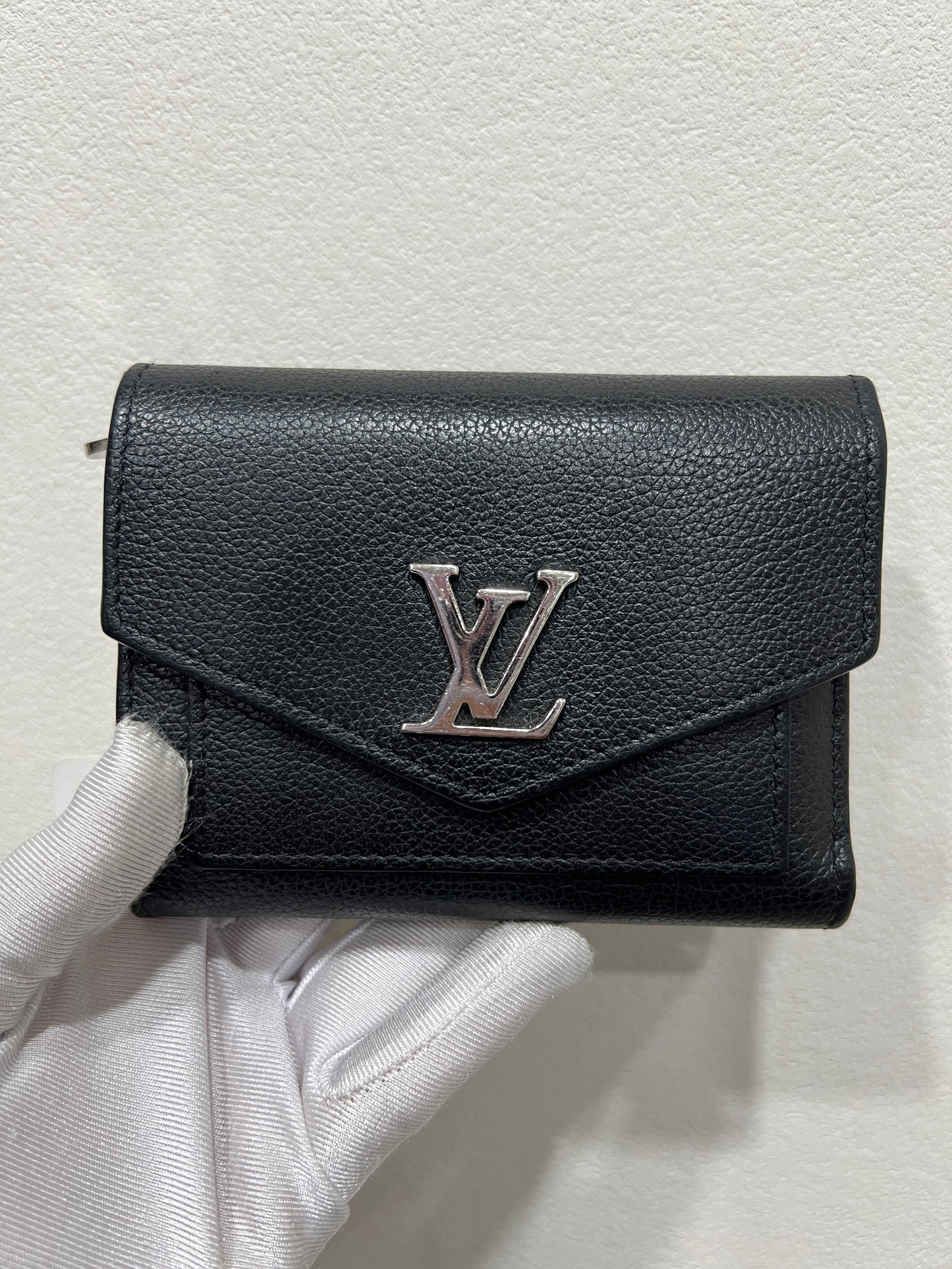 LOUIS VUITTON Compact Wallet