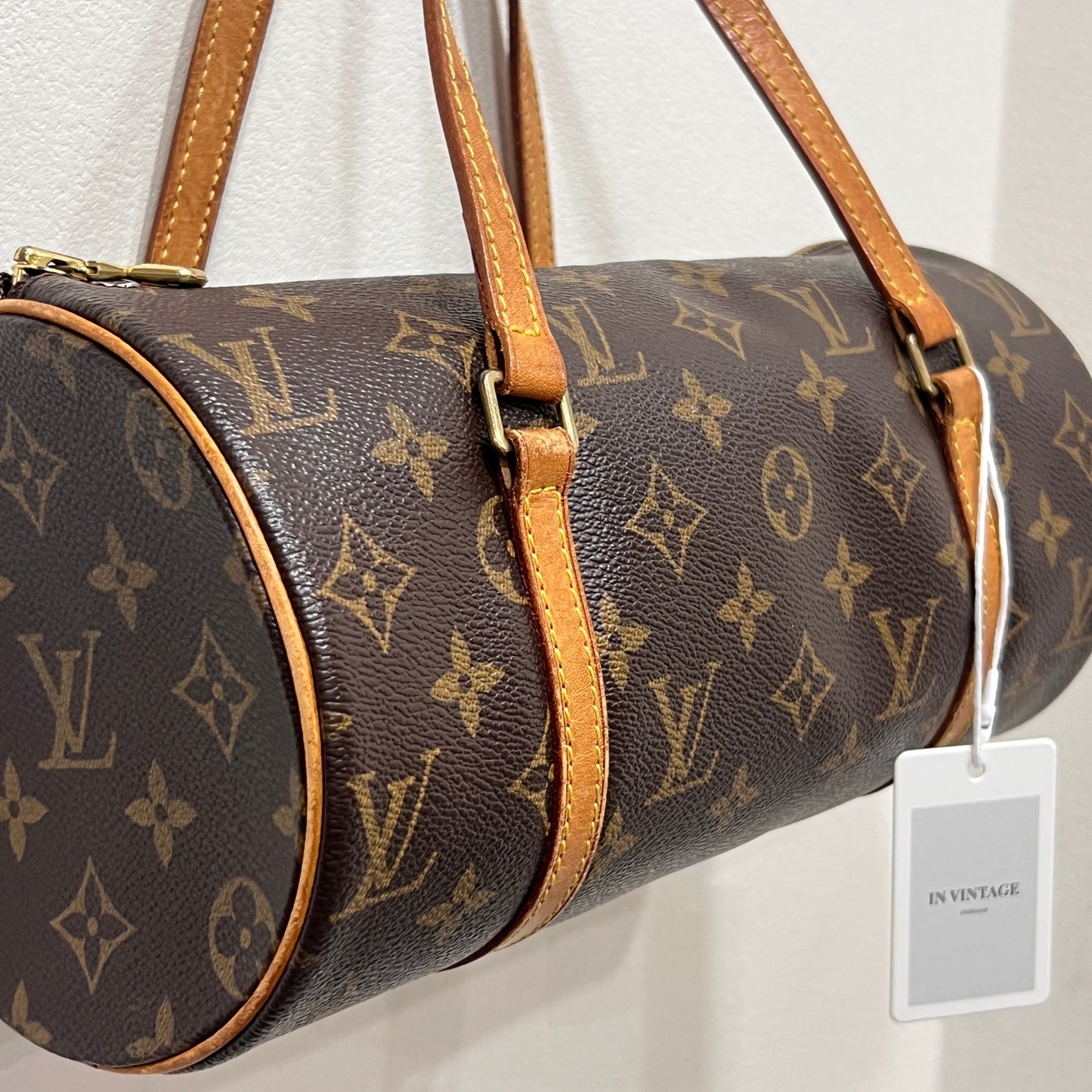 LOUIS VUITTON Papillon 28