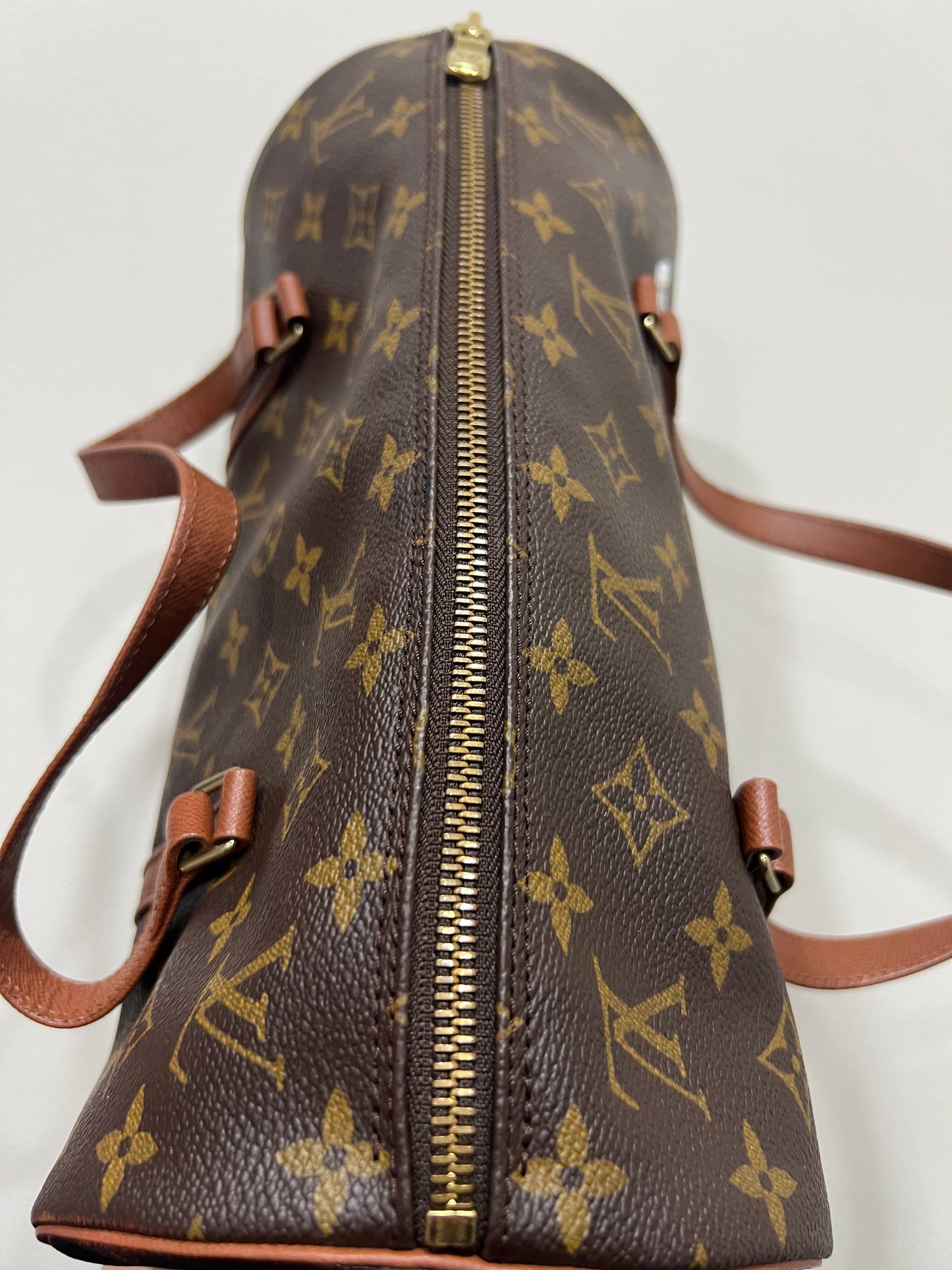 LOUIS VUITTON Papillon