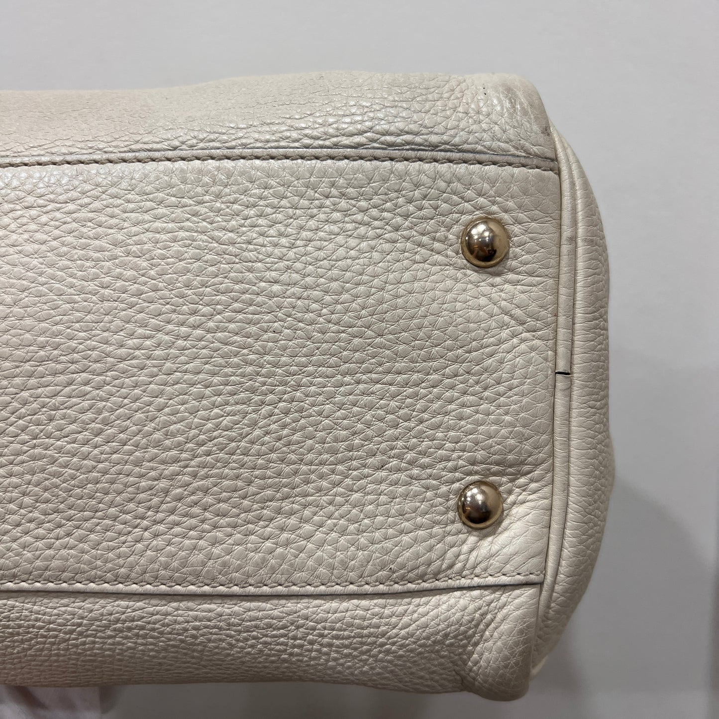 GUCCI Gucci Bamboo White Leather Handbag Shoulder Bag (strap not included)