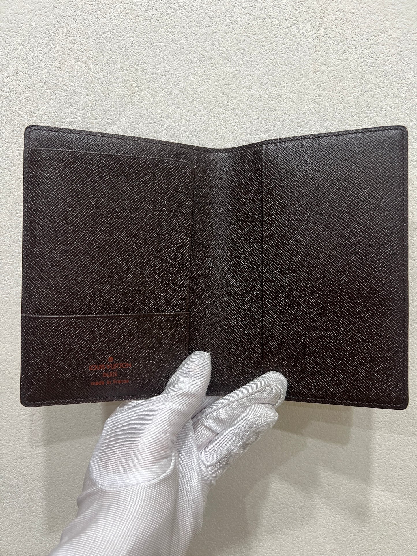 LOUIS VUITTON PASSPORT CASE DAMIER
