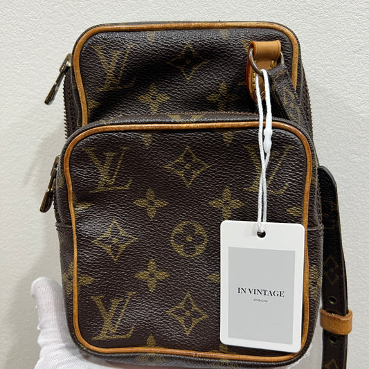 LOUIS VUITTON Crossbody