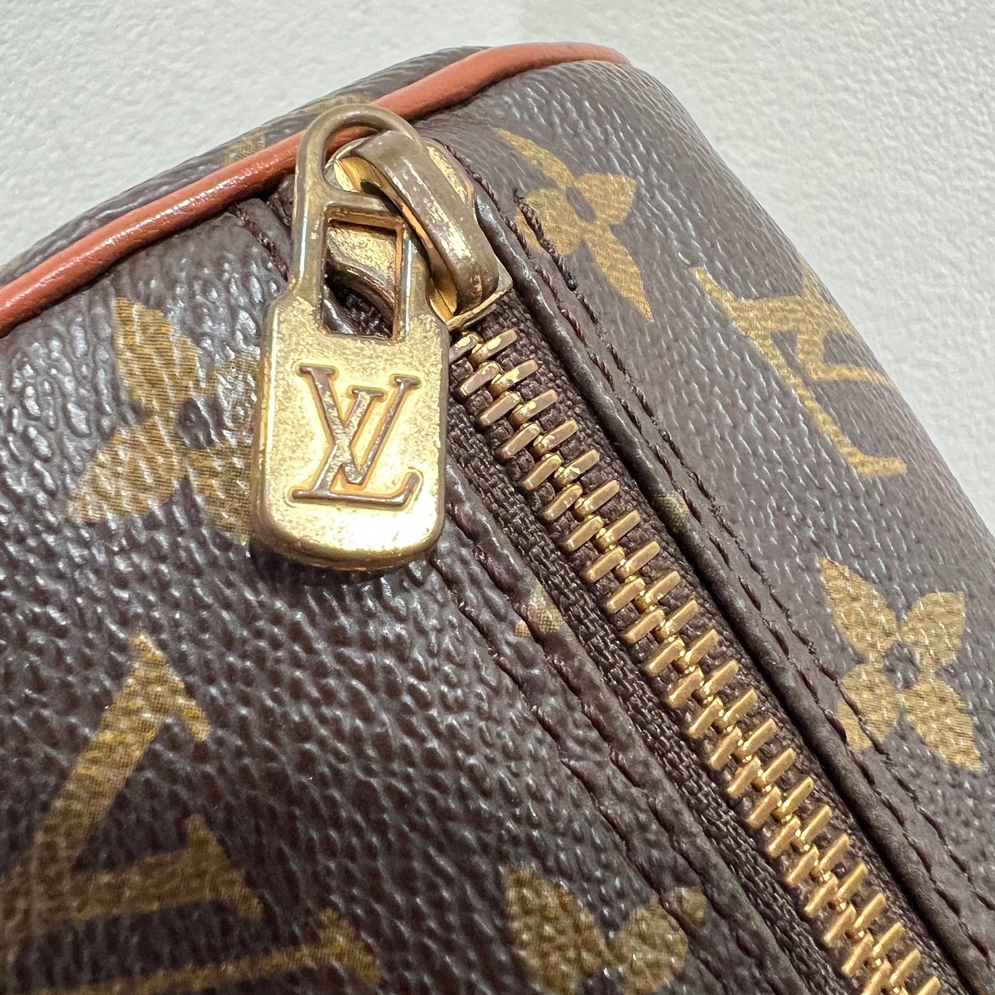 LOUIS VUITTON Papillon Monogram 30cm