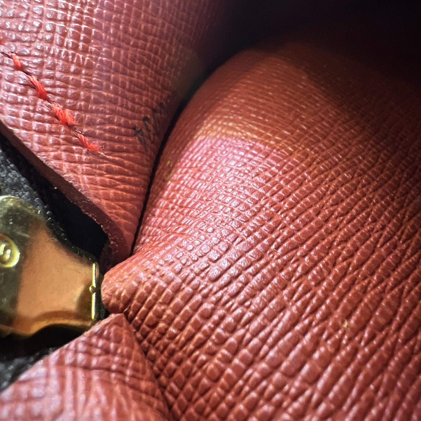 LOUIS VUITTON Papillon Damier