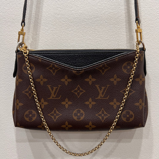 LOUIS VUITTON Pallas Black