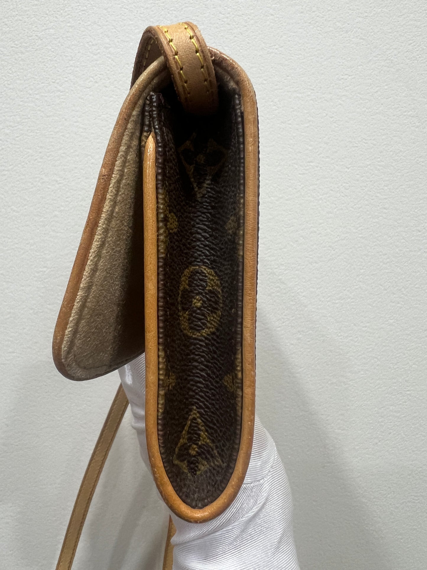 LOUIS VUITTON Pochette Twin GM Bag