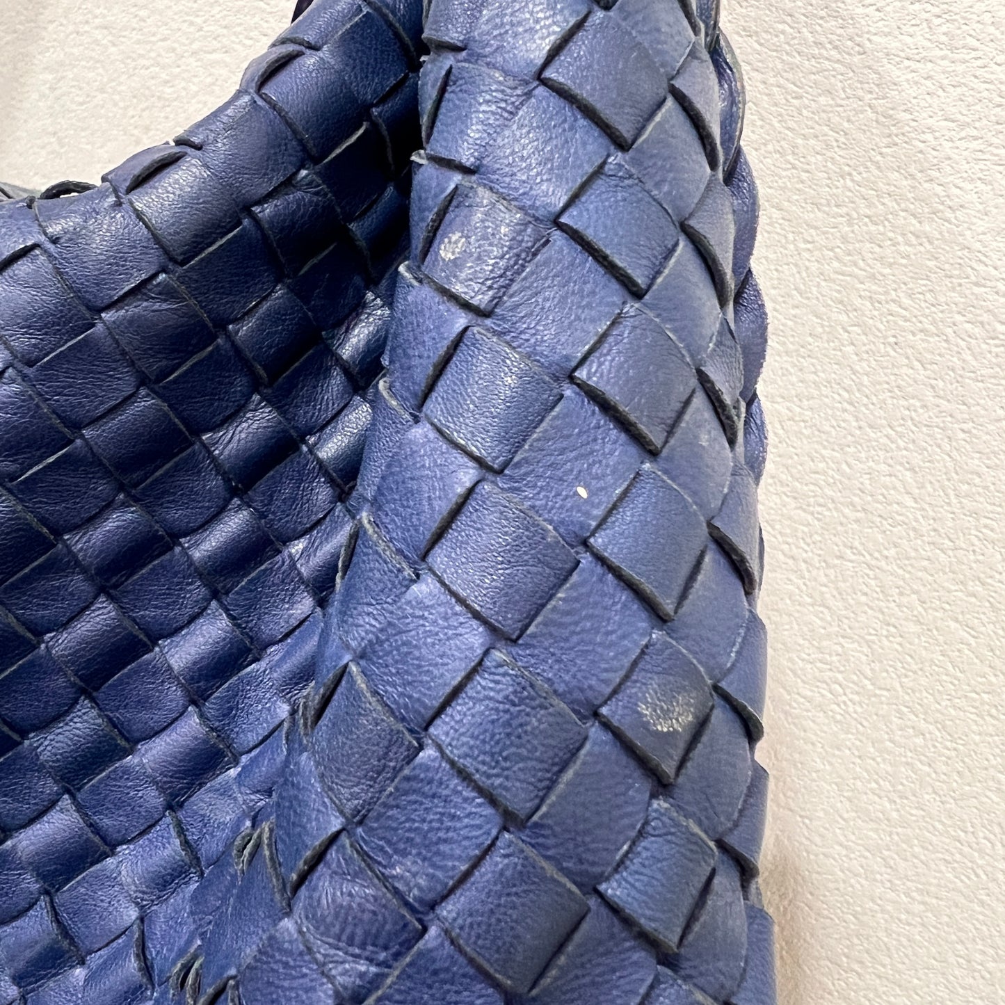 BOTTEGA VENETA Hobo Navy Interciatto Woven Napa Leather Bag