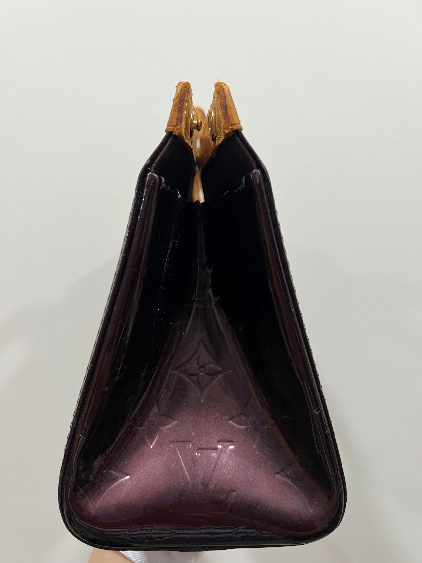 LOUIS VUITTON Roxbury Drive Vernis