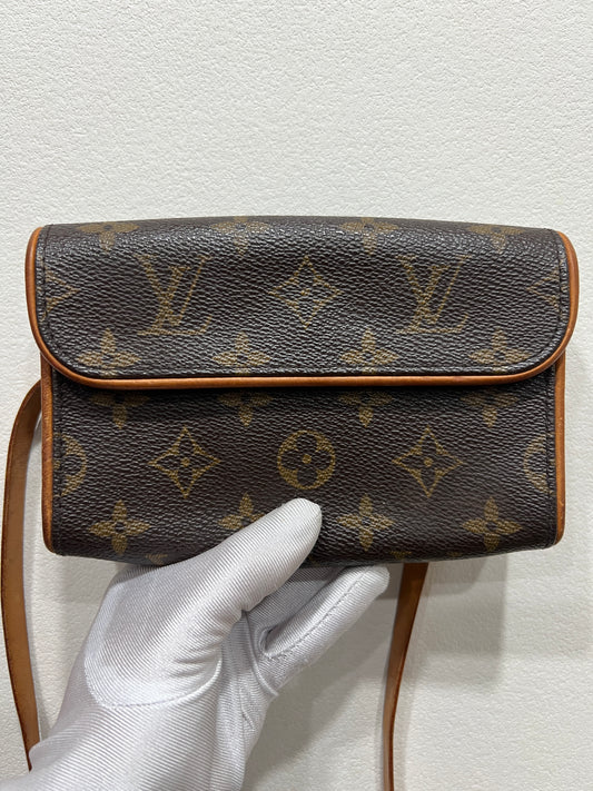 LOUIS VUITTON Pochette Florentine Belt Bag