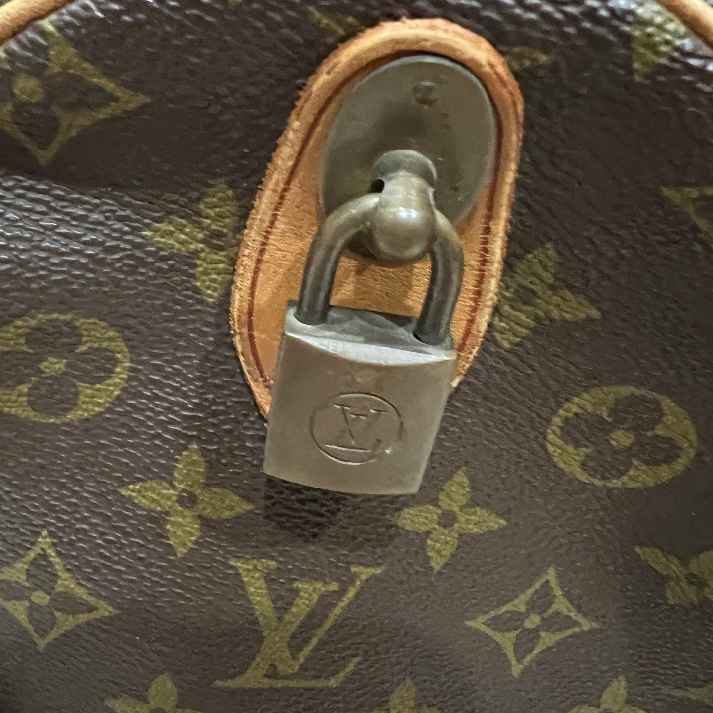 LOUIS VUITTON Keepall 55