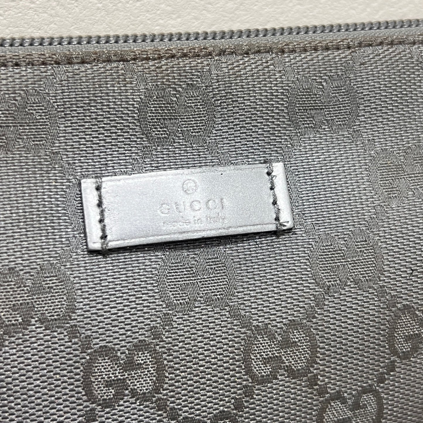 GUCCI Silver/Gray Shoulder Bag