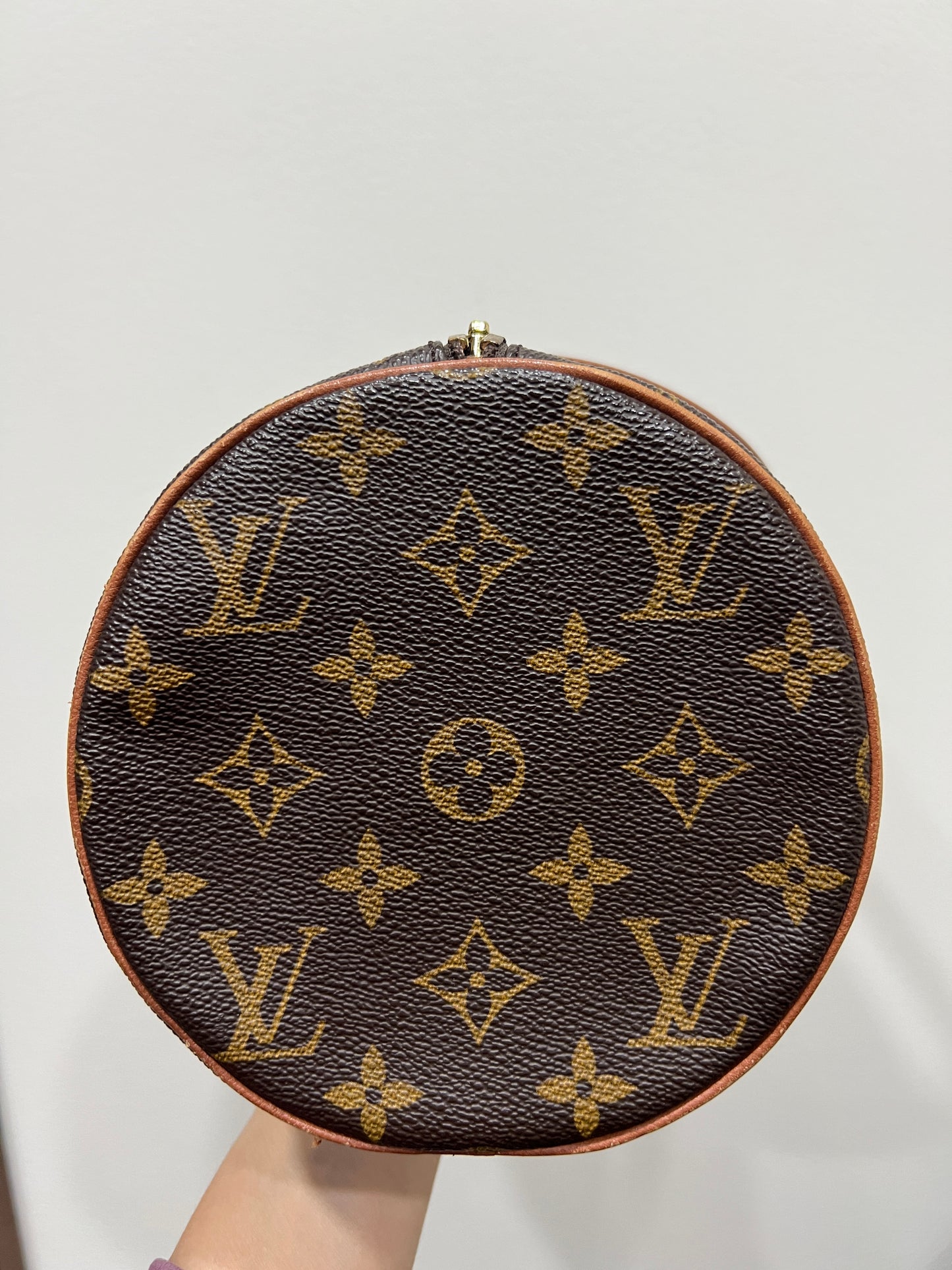 LOUIS VUITTON Papillon 26