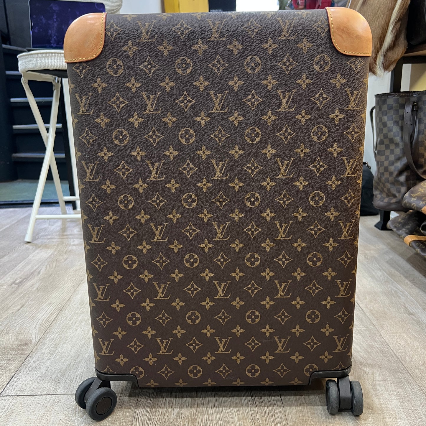 LOUIS VUITTON Horizon 55 suitcase