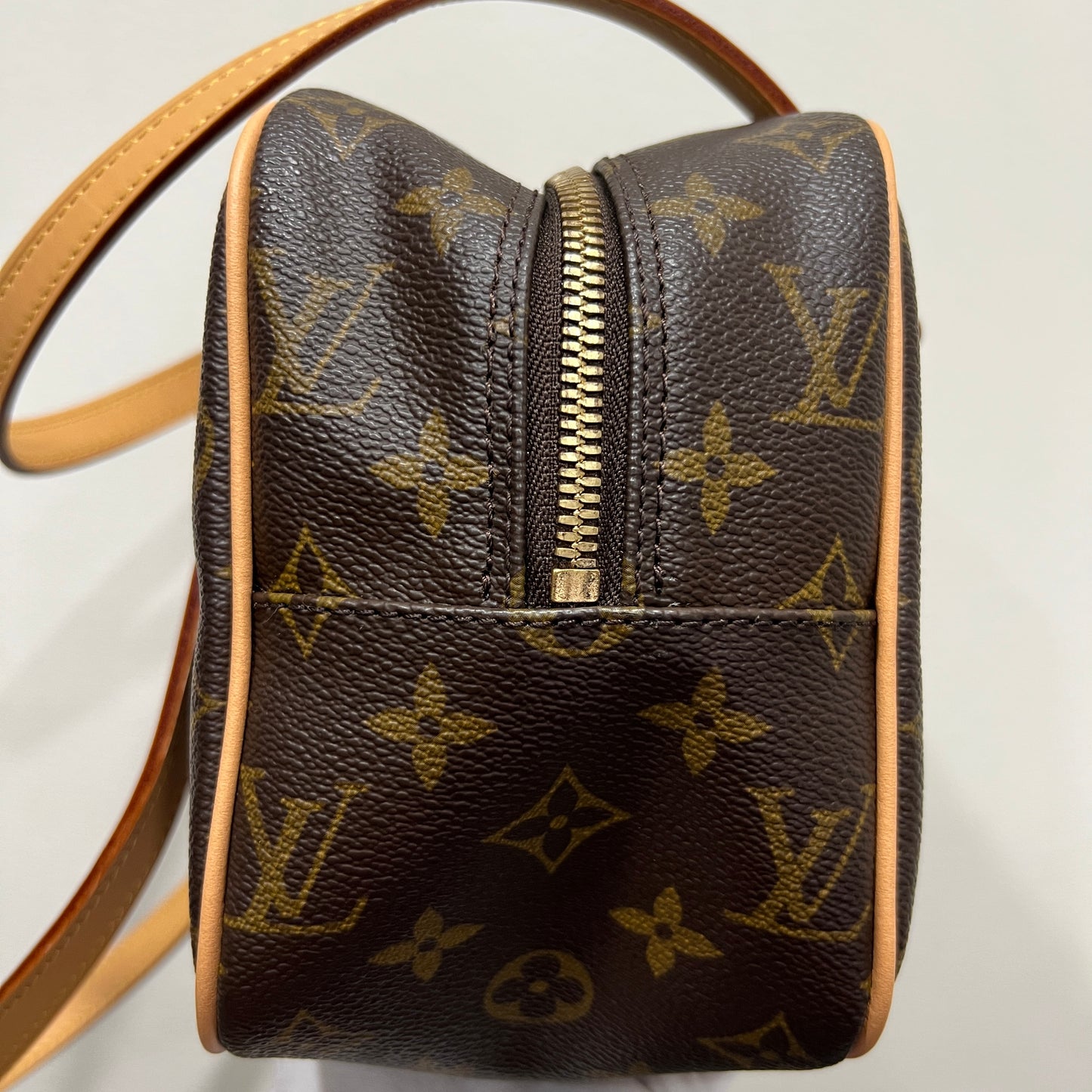 LOUIS VUITTON Cite MM