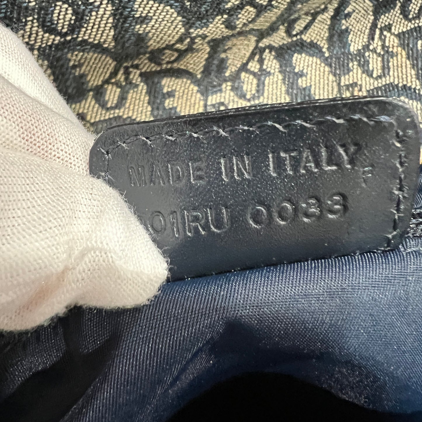 CHRISTIAN DIOR